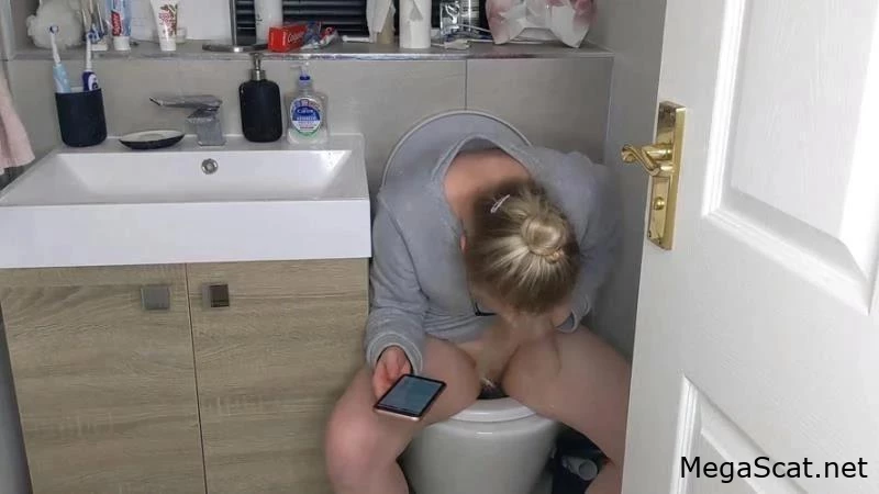 ウンコをしながらトイレで話す - PooGirlSofia - ウンコで遊ぶ, スカトロムービー, タイムスカトロ